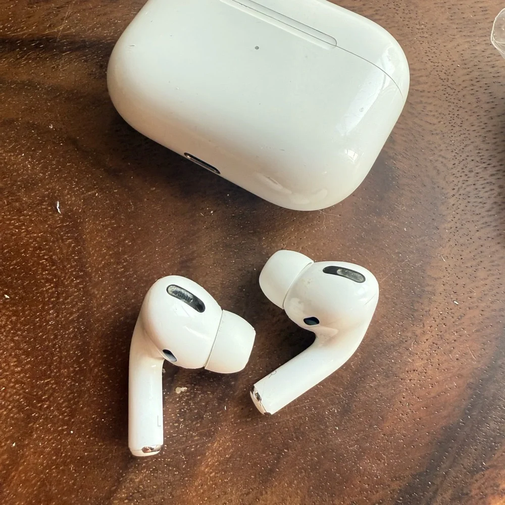 Apple AirPods Pro Wireless Earbuds with Charging Case - White